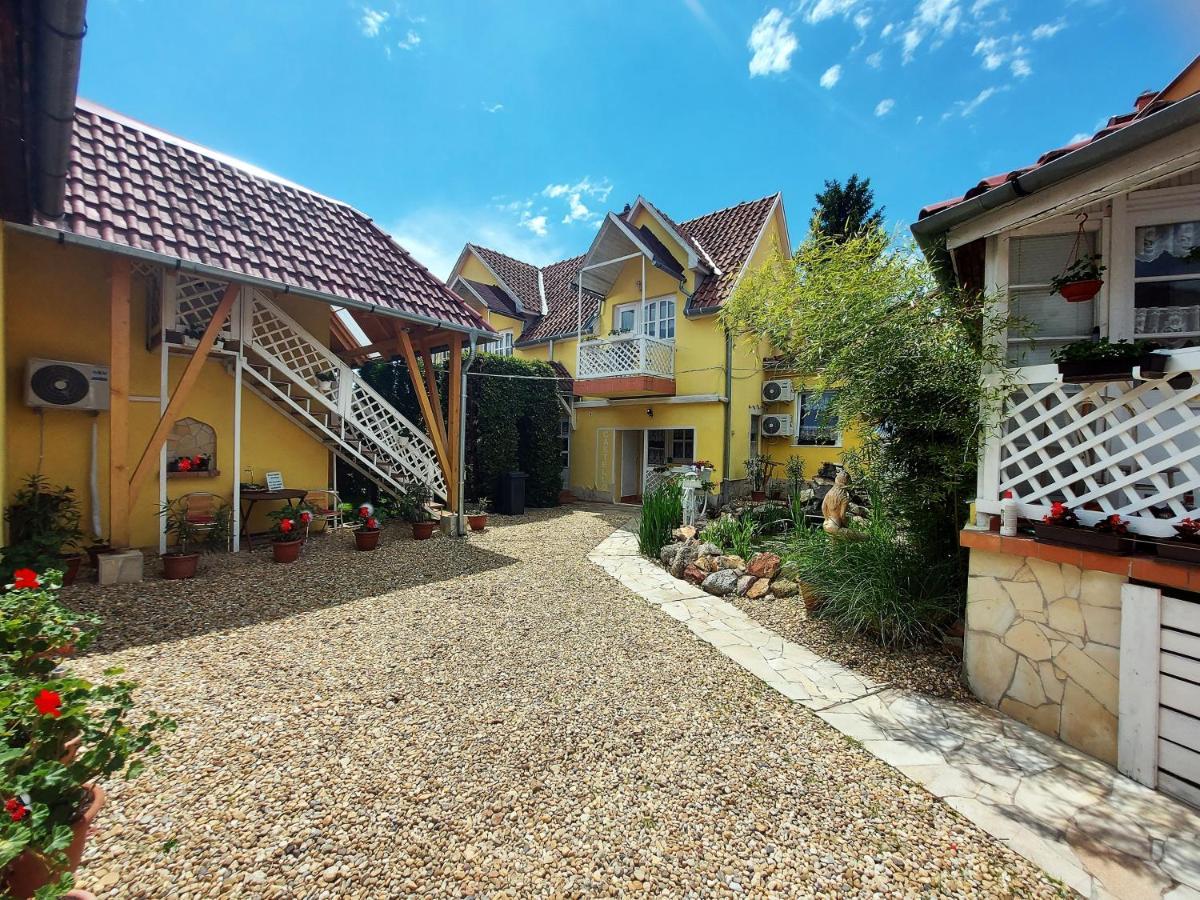 Castello Vendég és Apartmanház Eger Kültér fotó
