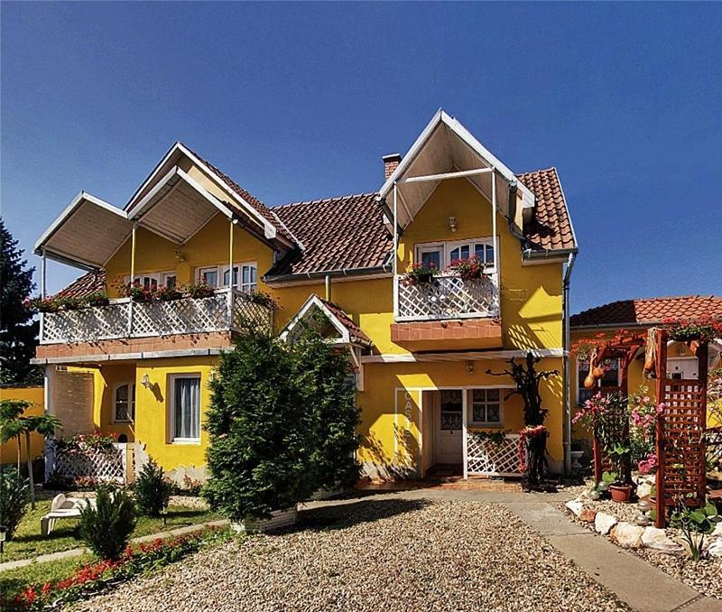 Castello Vendég és Apartmanház Eger Kültér fotó
