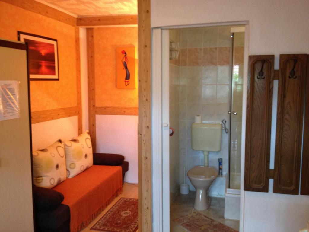 Castello Vendég és Apartmanház Eger Szoba fotó
